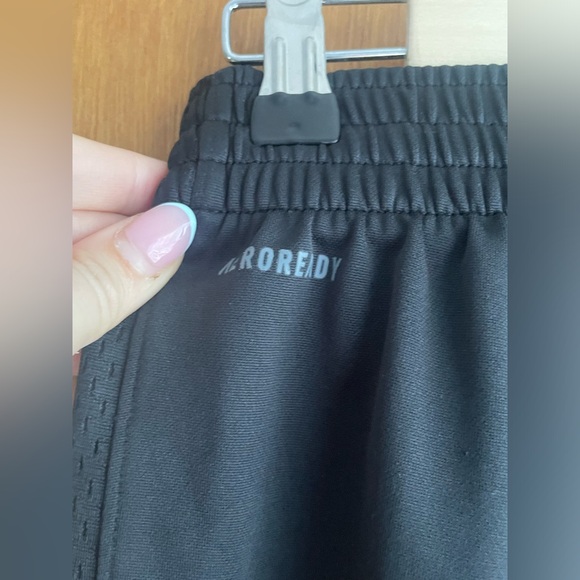 Men’s Adidas flag football shorts in black, no pockets and size M - Picture 6 of 10